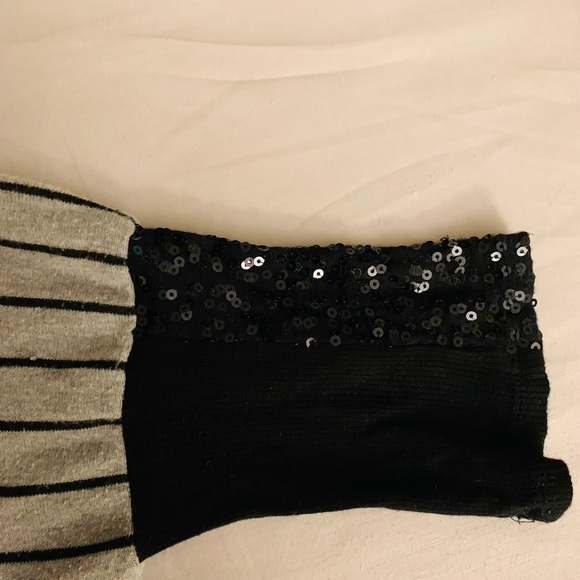 Women’s Karen by Karen Kane horizontal stripe top with sequin sleeve detail - Picture 3 of 9